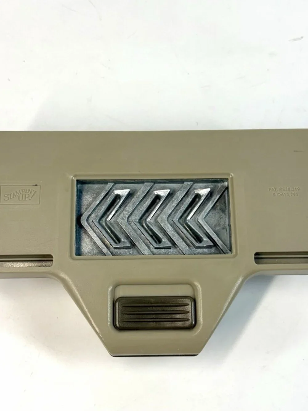 Stampin’ Up! CHEVRON Border Edge Paper Craft Punch Arrow Flat Locking Used